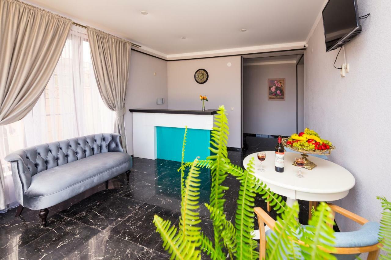 Bmg Hotel ซุคุม ภายนอก รูปภาพ