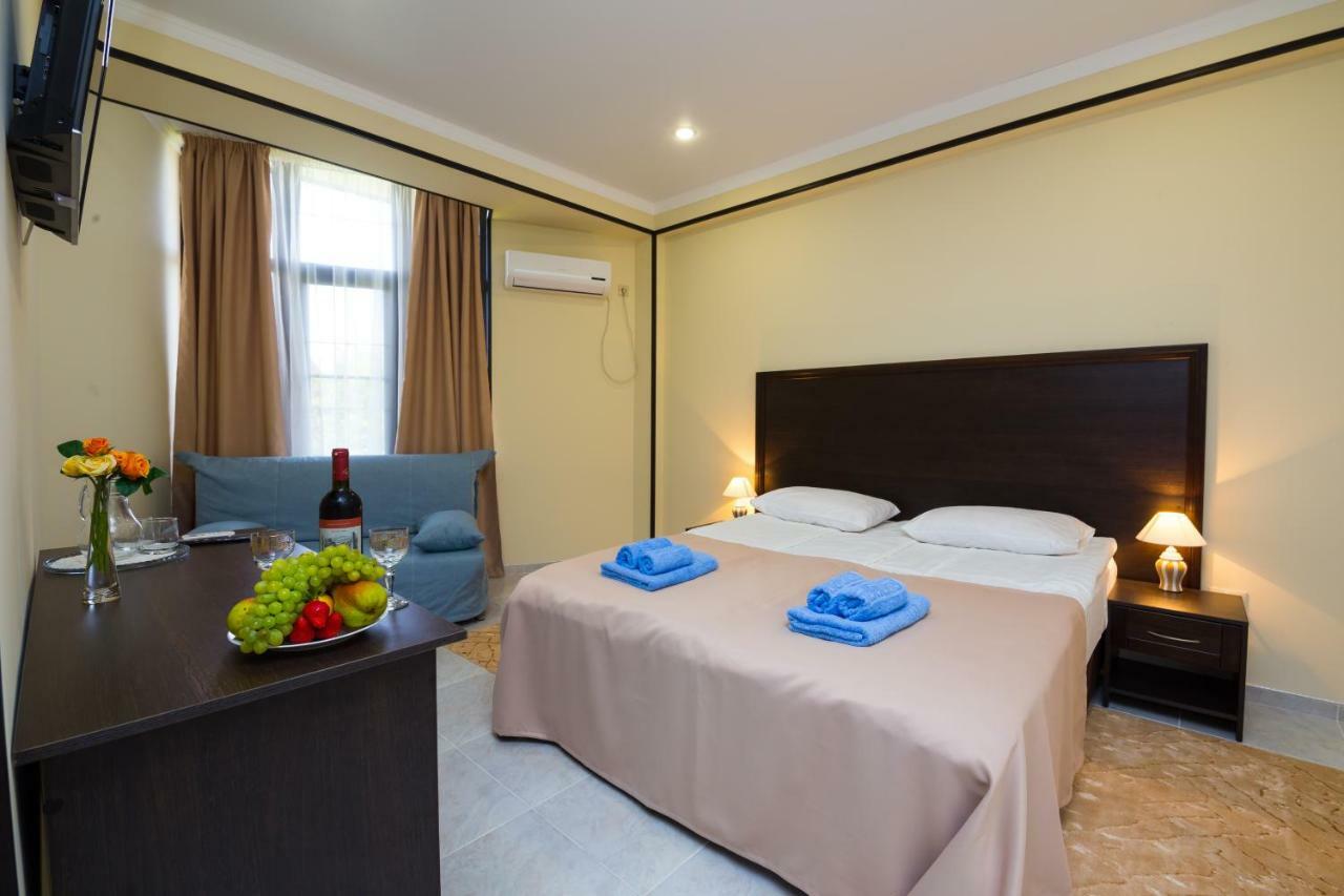 Bmg Hotel ซุคุม ภายนอก รูปภาพ