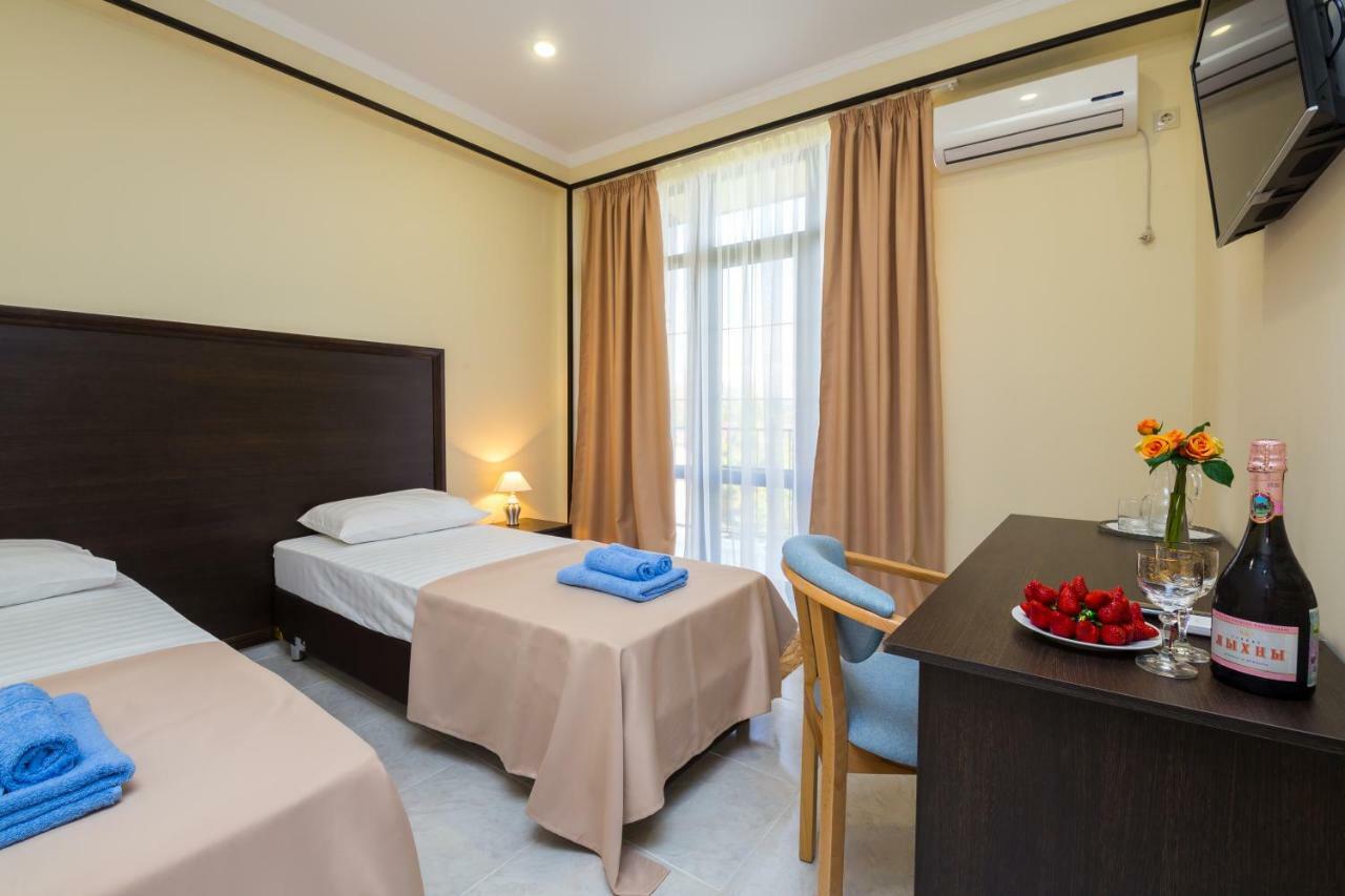 Bmg Hotel ซุคุม ภายนอก รูปภาพ