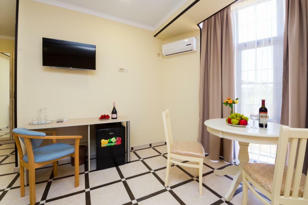 Bmg Hotel ซุคุม ภายนอก รูปภาพ